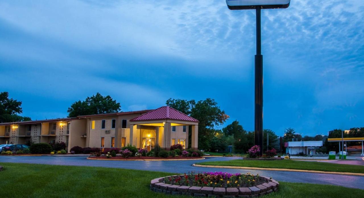 Amerihost Inn & Suites Columbia Exterior photo